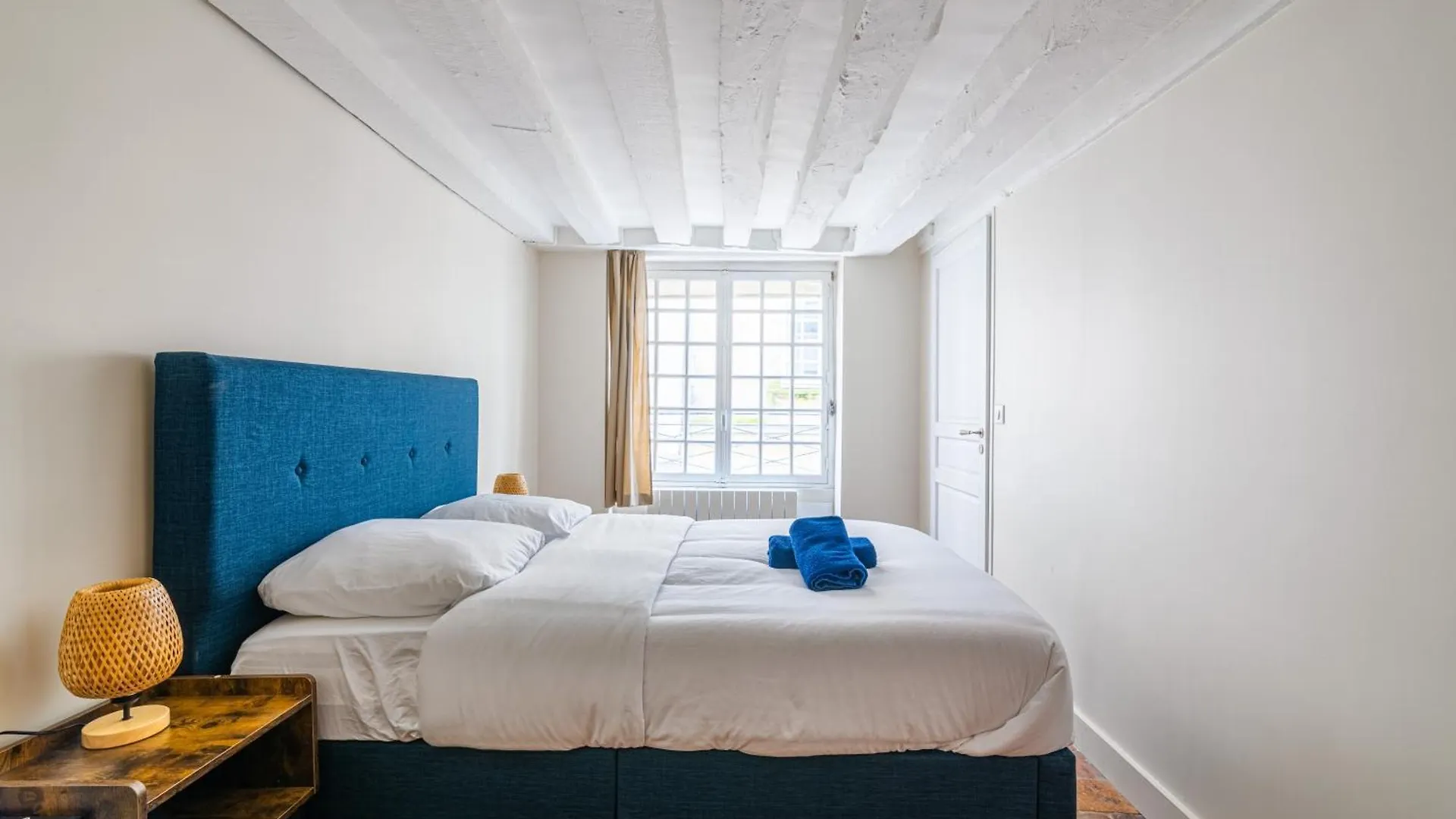 Au Coeur De Ile Saint-louis Free Netflix דירה