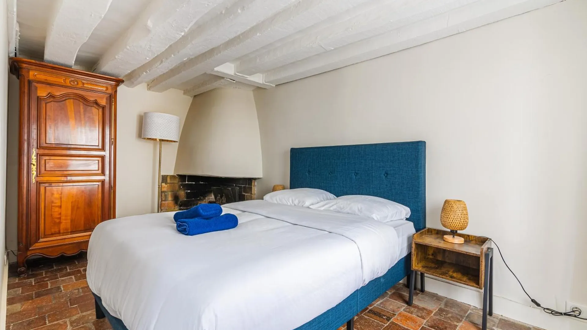 Au Coeur De Ile Saint-louis Free Netflix דירה *